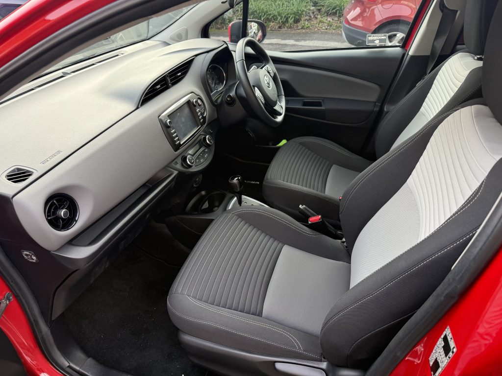 2018 Toyota Yaris 1.5 VVT-h Icon Tech 5dr Hybrid E-CVT Toyota Warranty Euro 6