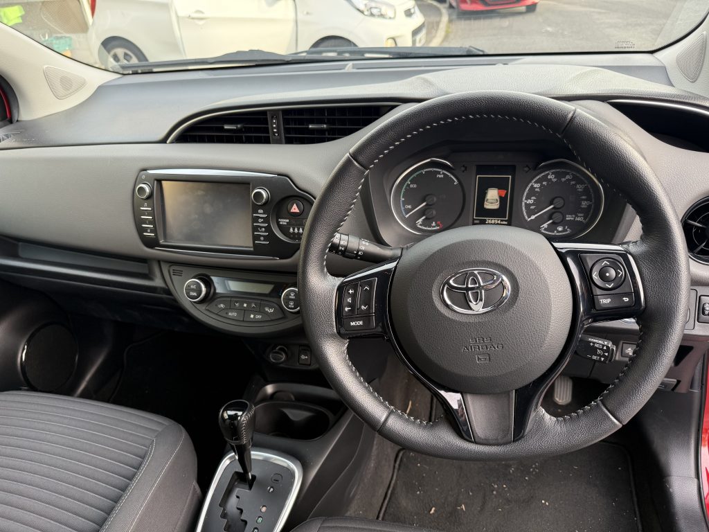 2018 Toyota Yaris 1.5 VVT-h Icon Tech 5dr Hybrid E-CVT Toyota Warranty Euro 6